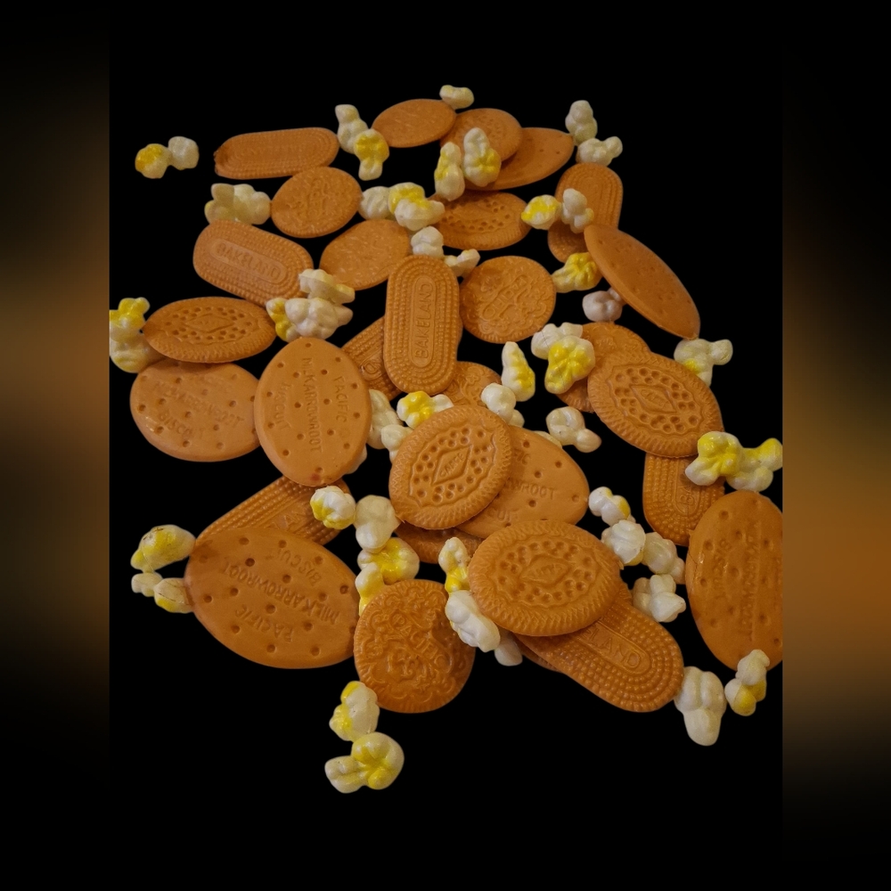 Vintage Frezco Beverage USA Promotional Milk Arrowroot Biscuit & Popcorn Garland